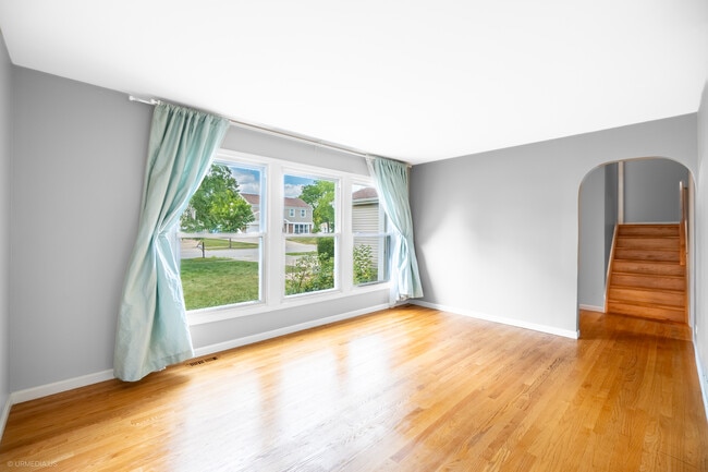 Photo - 2122 Kensington Dr