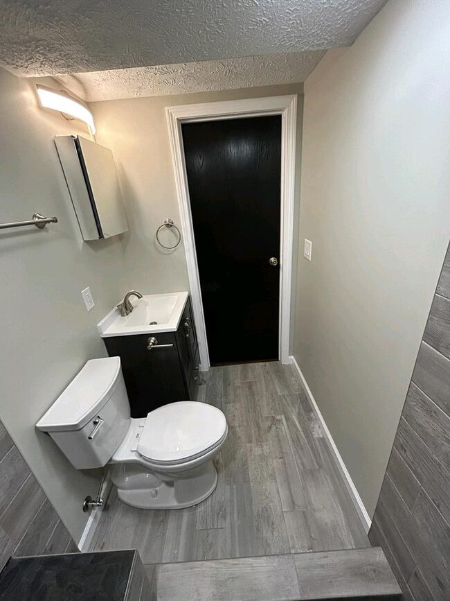 Photo - 5161 Singleton Dr