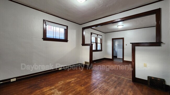 Photo - 723 14th St N