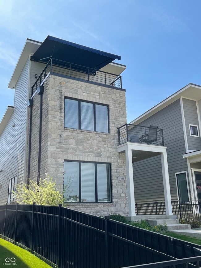 Photo - 1219 Spann Ave