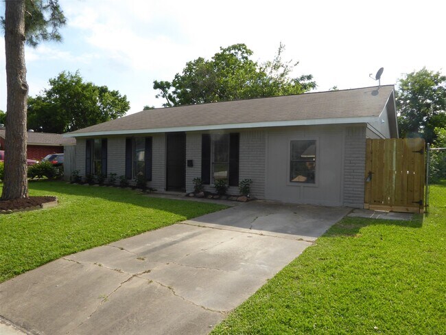 12902 Southspring Dr