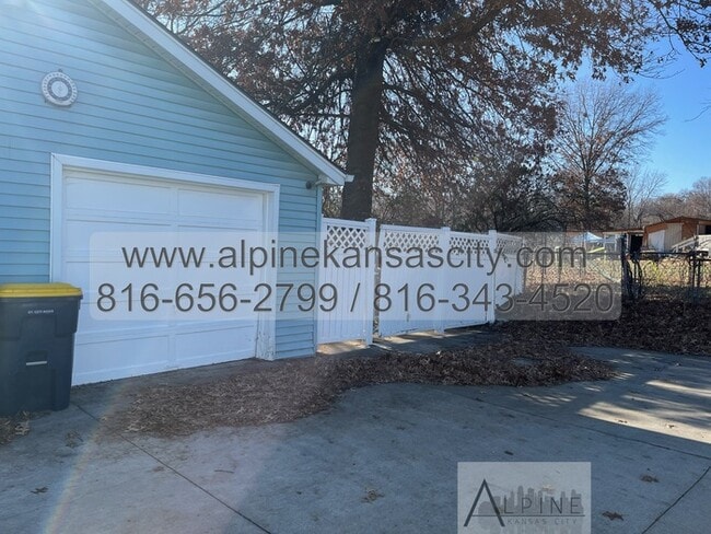 Photo - Spacious One Level Home on HUGE LOT!