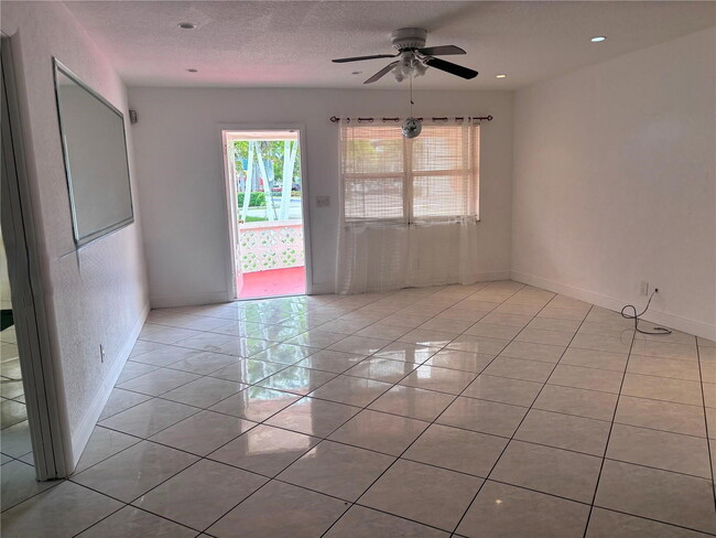 Photo - 839 S Highland Dr
