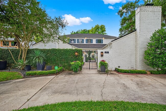Photo - 415 Ramblewood Rd