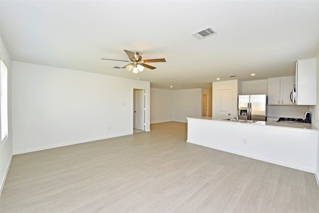 Building Photo - 10218 Prairie Dunes Ln Rental