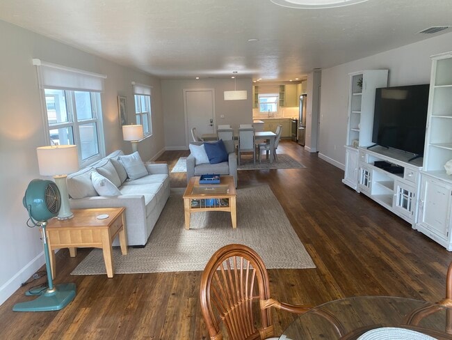 Photo - 4863 Independence Dr Unit 4863 Independence Dr