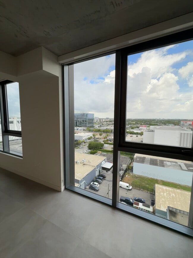 Photo - 267 NW 31st St Unit S3