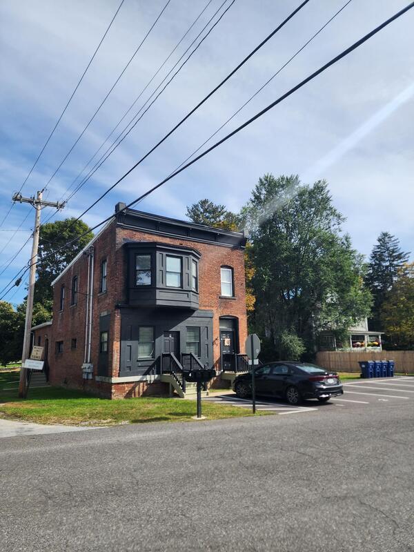 Building Photo - 56 Old Post Rd