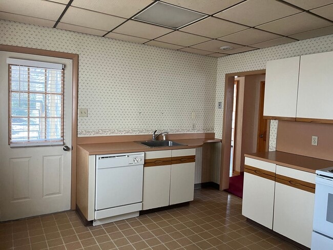 Photo - 940 Woodlawn St Unit First Floor