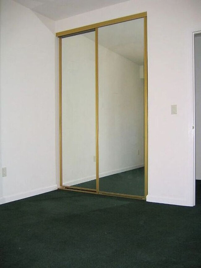 Photo - WHAT’S SPECIAL COMFORTABLE SHARED SPACE BRIGHT OPEN-CONCEPT LAYOUT DINING AREA SPACIOUS TOWNHOUSE... Unidad 01