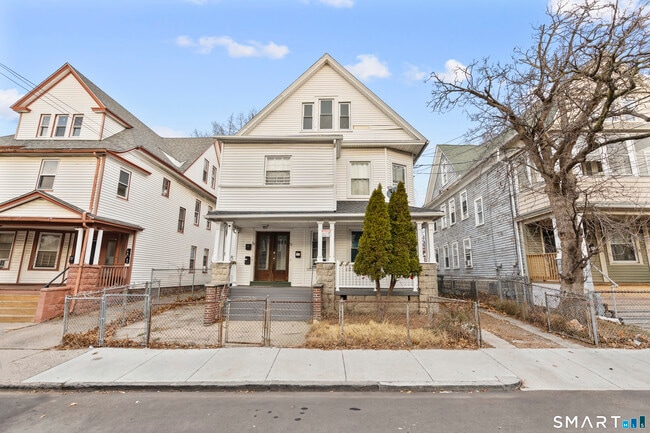 Building Photo - 48 Park Terrace Unit 3