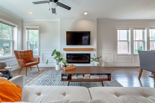 Photo - 3913 W 57th Pl