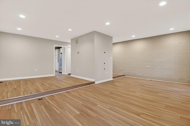 Photo - 2874 Sutton Oaks Ln