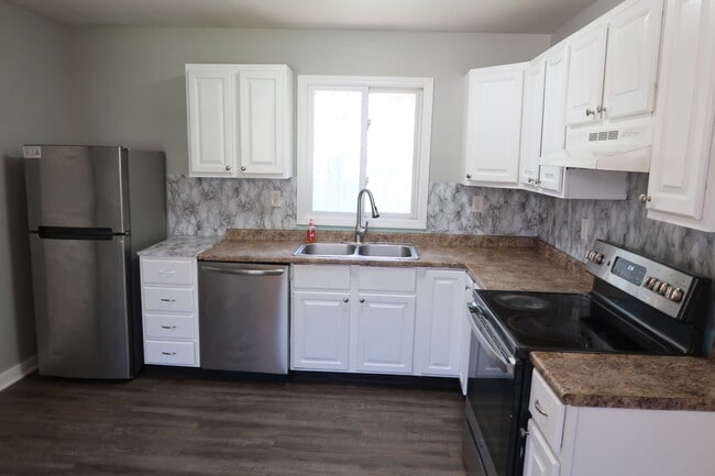 Photo - 40 58th St SE