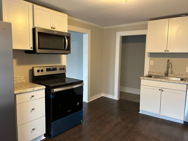 Photo - 3 Bedroom Home in Belmont Community!