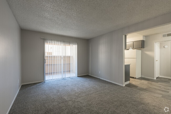 1BR, 1BA - 680SF - Living Room