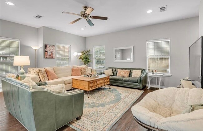 Photo - 410 Montclair Ave