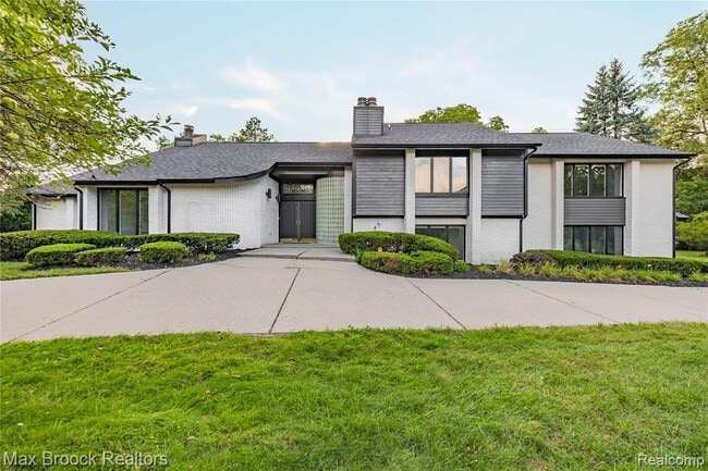 3332 Barlyn Ln