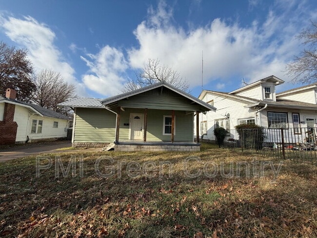 Photo - 620 S Zunis Ave