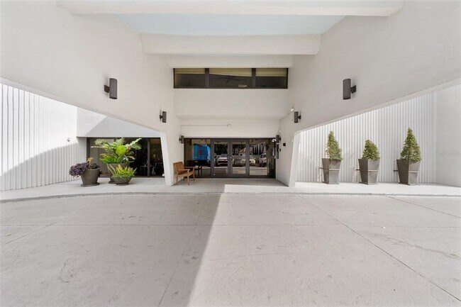 Photo - 4141 Bayshore Blvd Unit 204