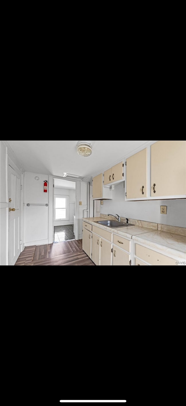 Photo - 170 W 8th St