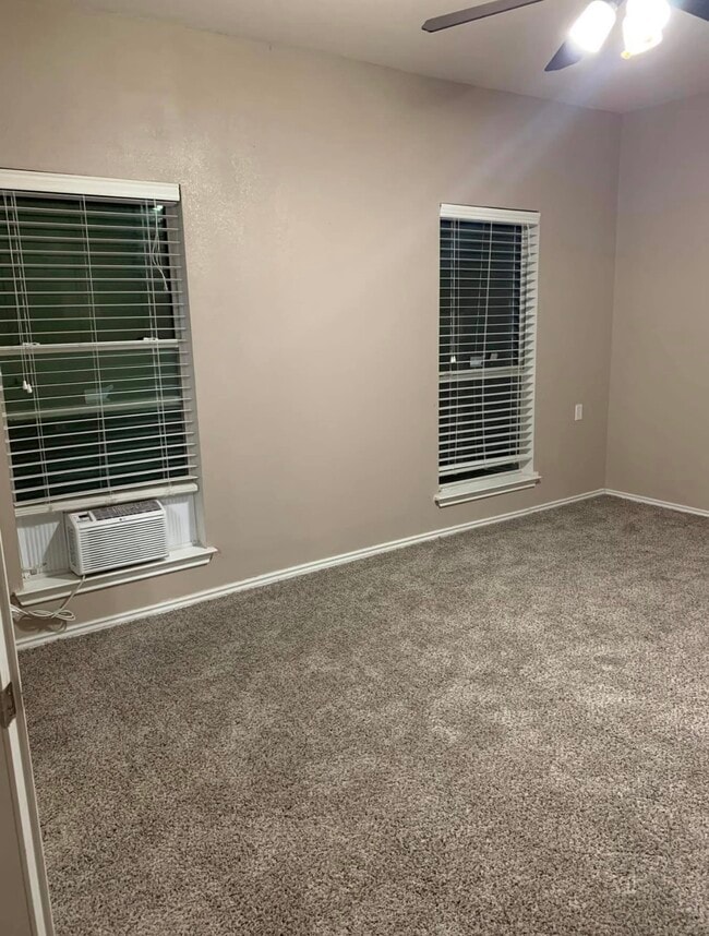 Photo - 6918 Heathers Way