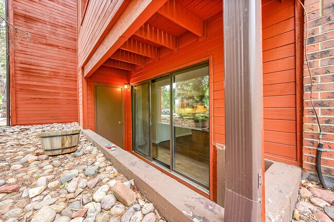 Photo - 1931 Centennial Dr