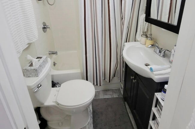 Photo - 648 W Roscoe St Unit 648-Garden