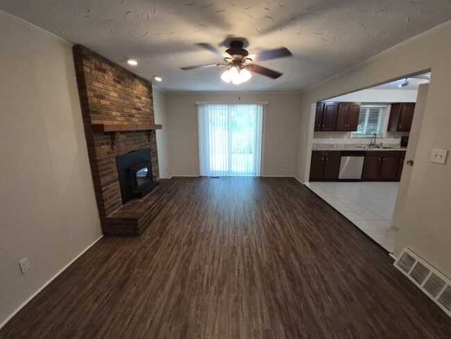 Photo - 6386 Taylor Rd