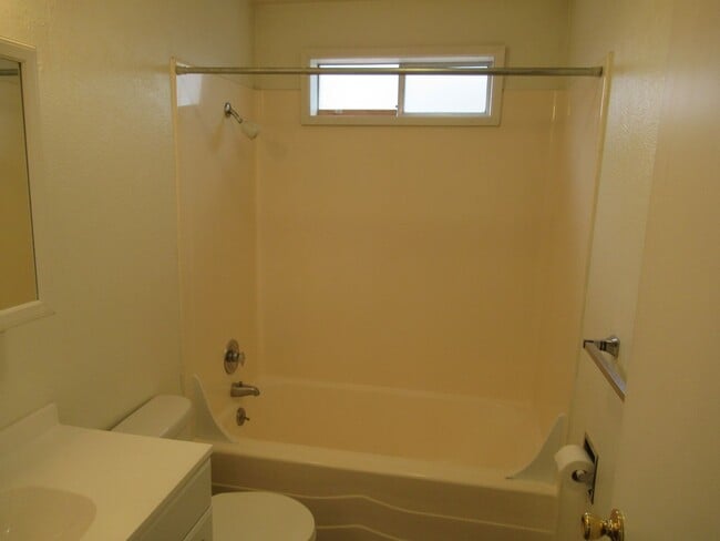 Photo - One Bedroom Apartment by Bush Park Unidad 1119