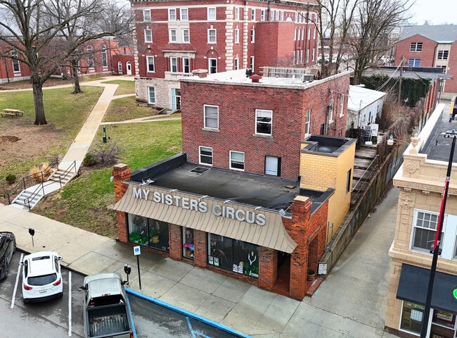 Building Photo - 1110 E Broadway Unit B