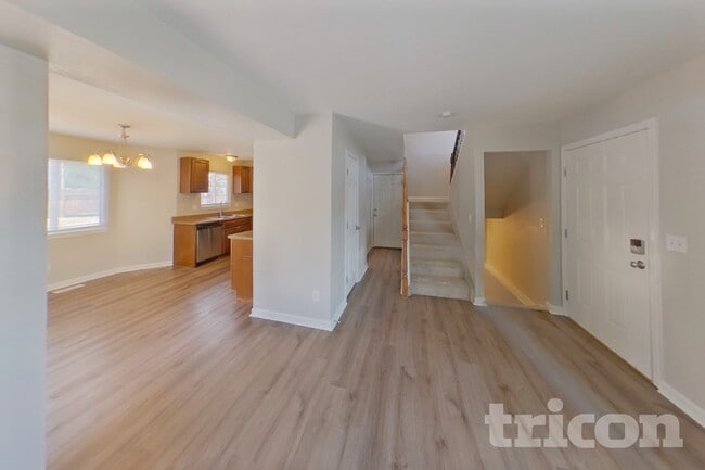 Photo - 4470 Hollyridge Dr
