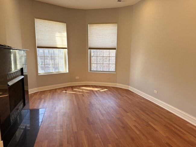 Photo - 5025 S Michigan Ave