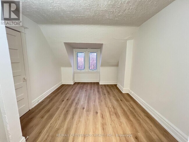 Photo - 82 Curzon St