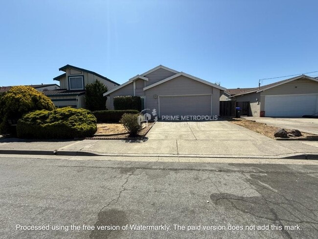 Building Photo - 4 bedroom in San Leandro CA 94579 Rental