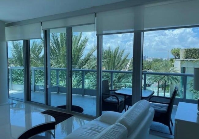 9401 Collins Ave Unit 402