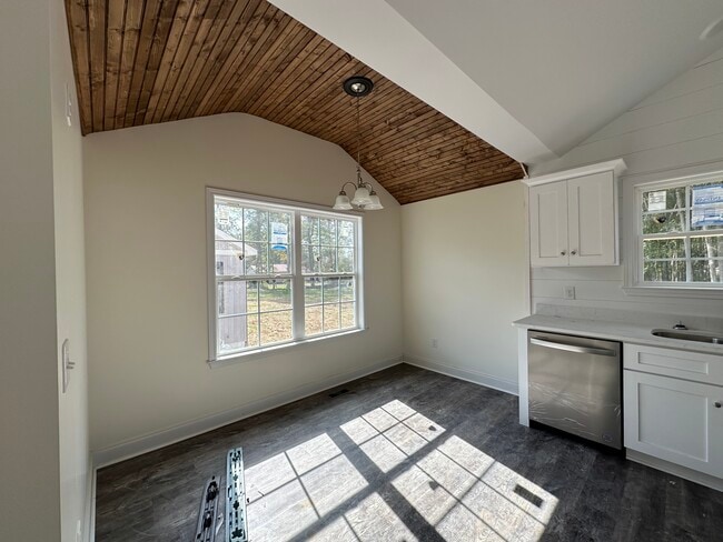 Photo - 1692 Walton St Unidad A