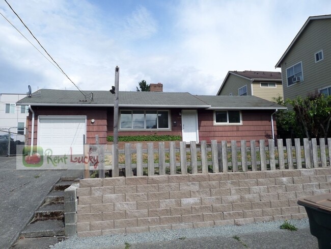 Photo - Super-Cute 2-Bedroom Home w/Attached Garage and Large Yard in Great Seattle Location!!