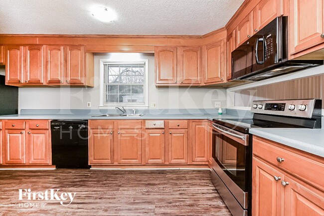 Photo - 788 S Pine St NE