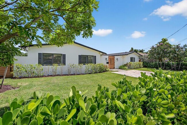 Photo - 2157 Coral Gardens Dr