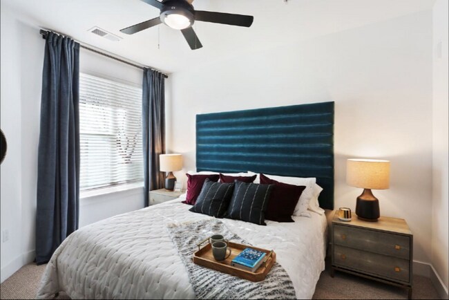 Photo - 620 Glen Iris Dr NE