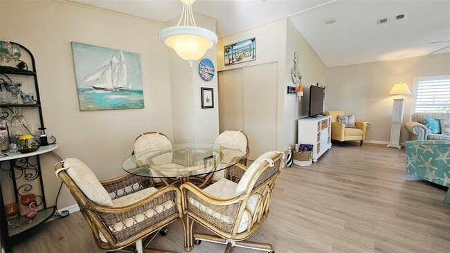 9122 Kestral Cir