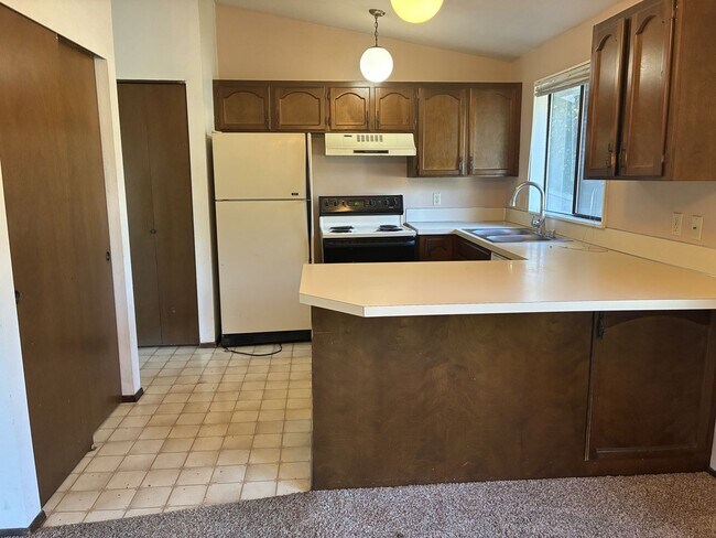 1335 Sommerset Ct