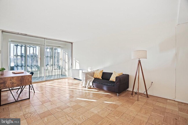 Building Photo - 1301 Delaware Ave SW Unit N504 Rental