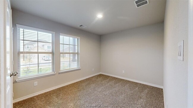 Photo - 2148 Chief St