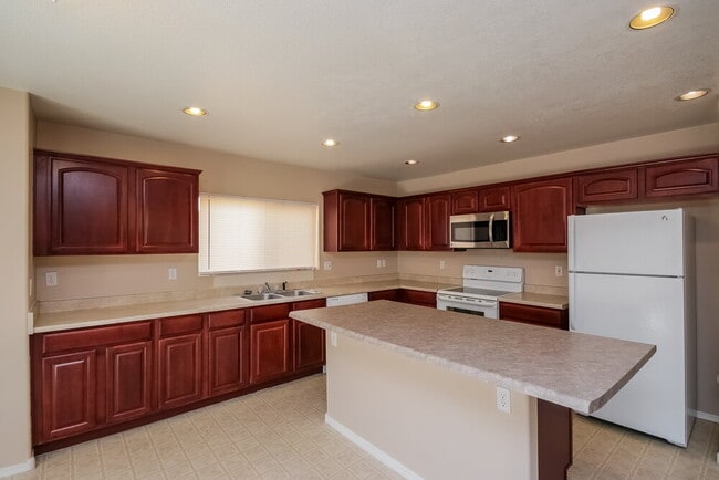 Photo - 11215 W Garfield St