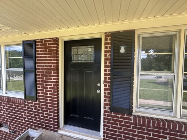 Photo - 2011 Mars Hill Rd