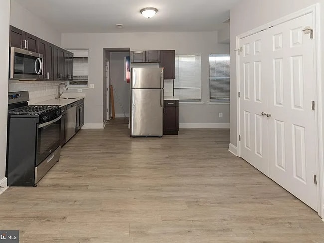 Photo - 3914 Ridgewood Ave