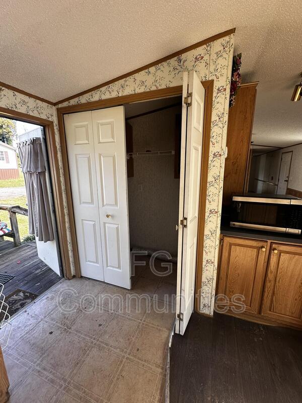 Photo - 1810 Willowberry Ln