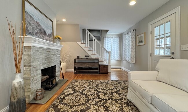 Photo - 35 Coolridge Rd